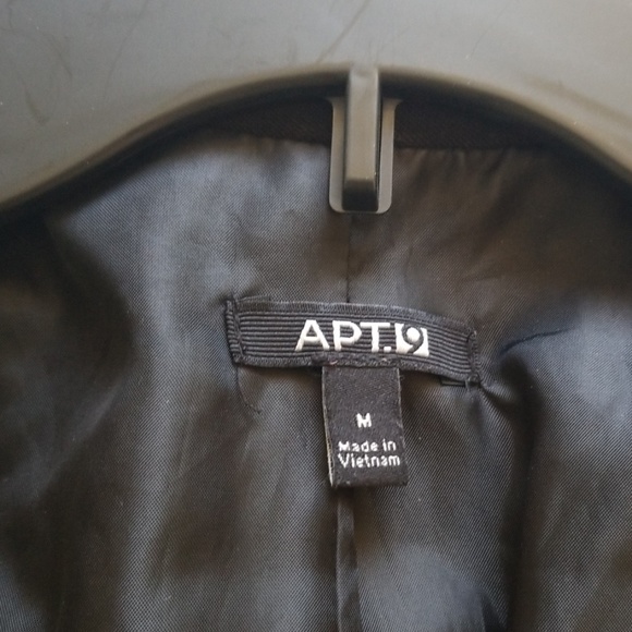 Blazer - Picture 3 of 4